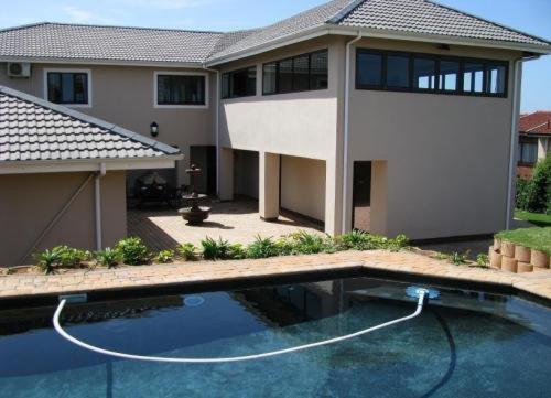 Avalon Guest House Amanzimtoti Exterior foto
