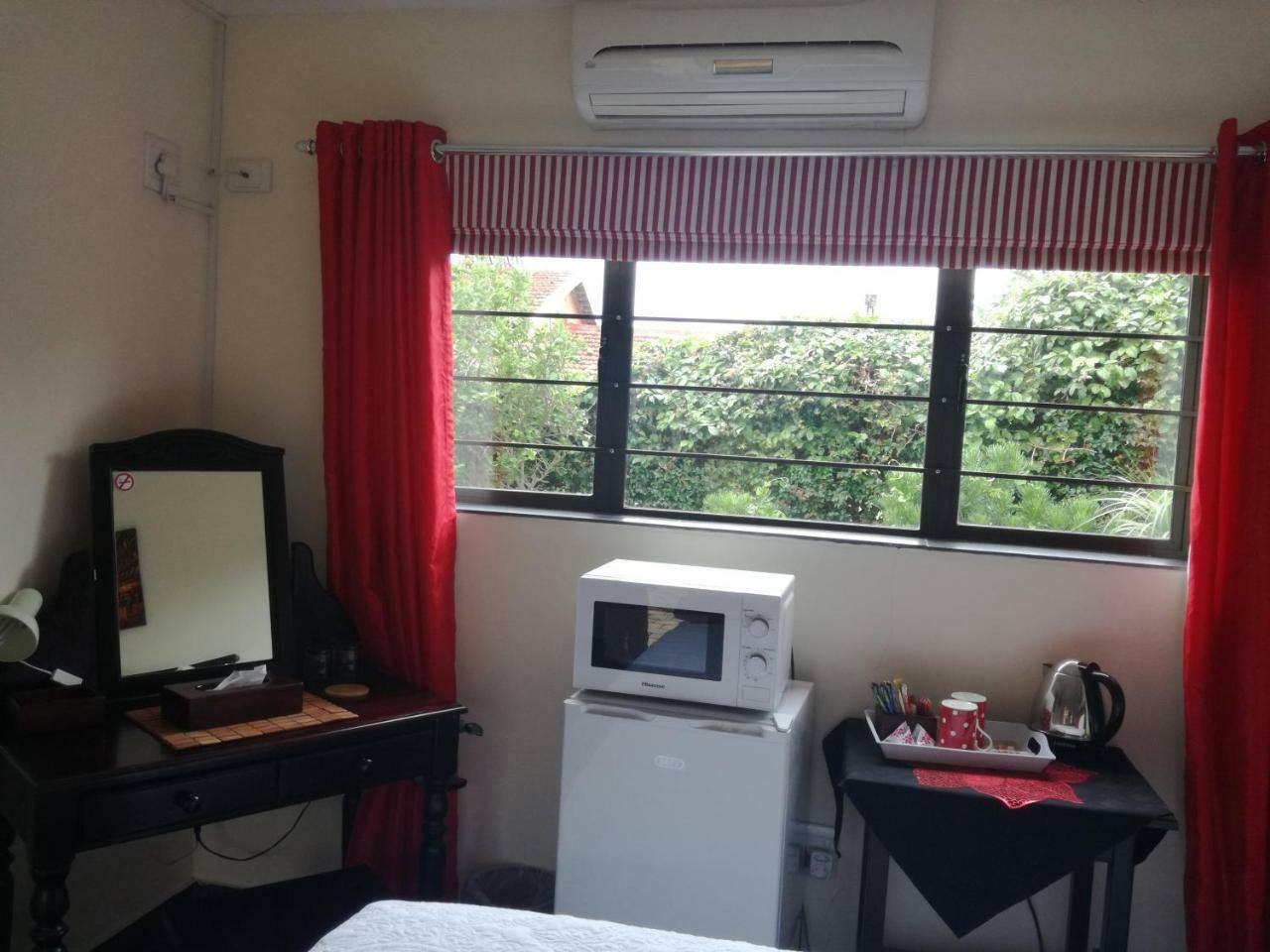 Avalon Guest House Amanzimtoti Exterior foto