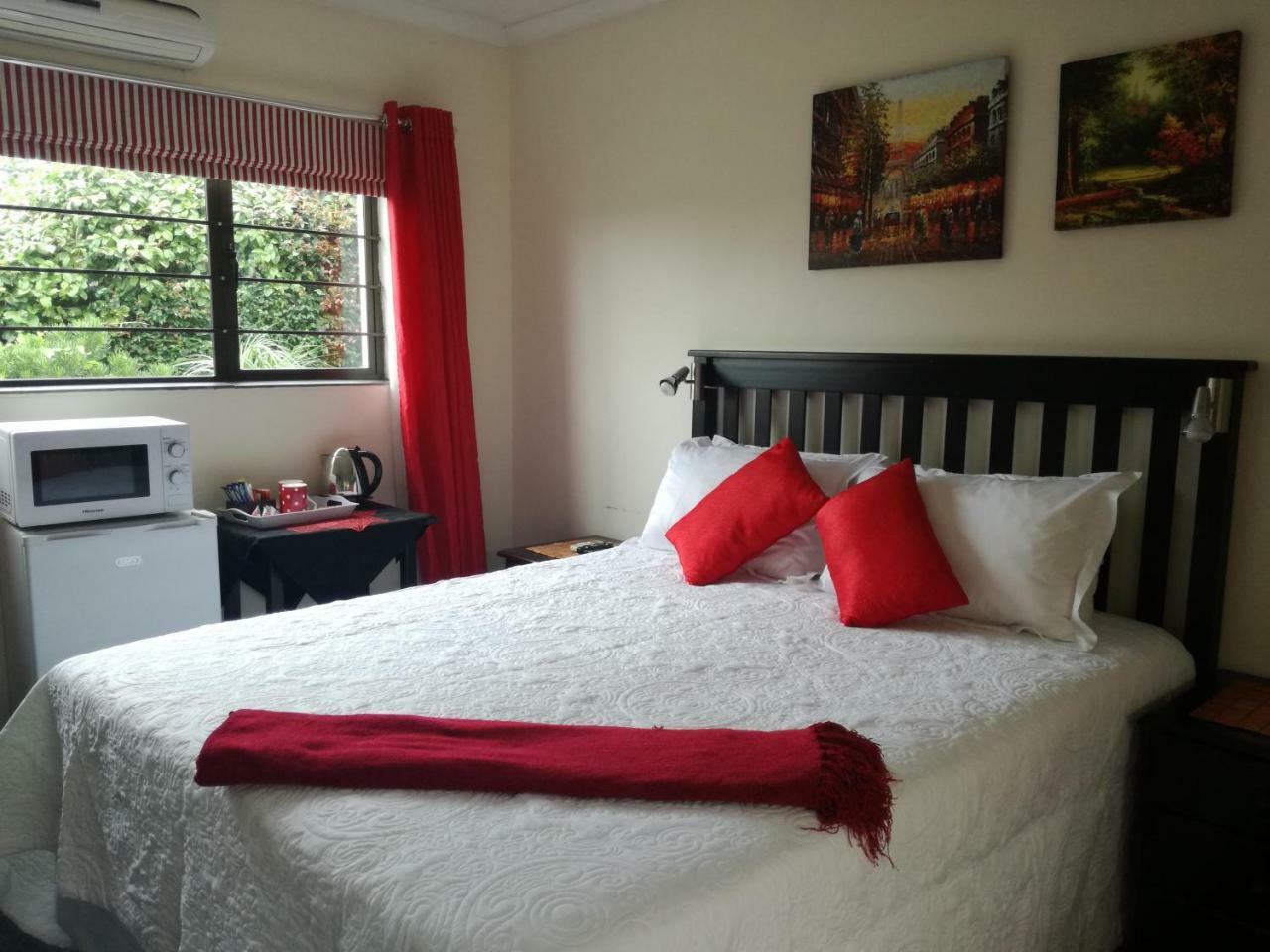 Avalon Guest House Amanzimtoti Exterior foto